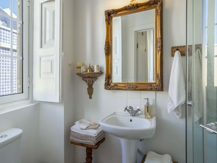 Image No.28-3 Bed Townhouse for sale