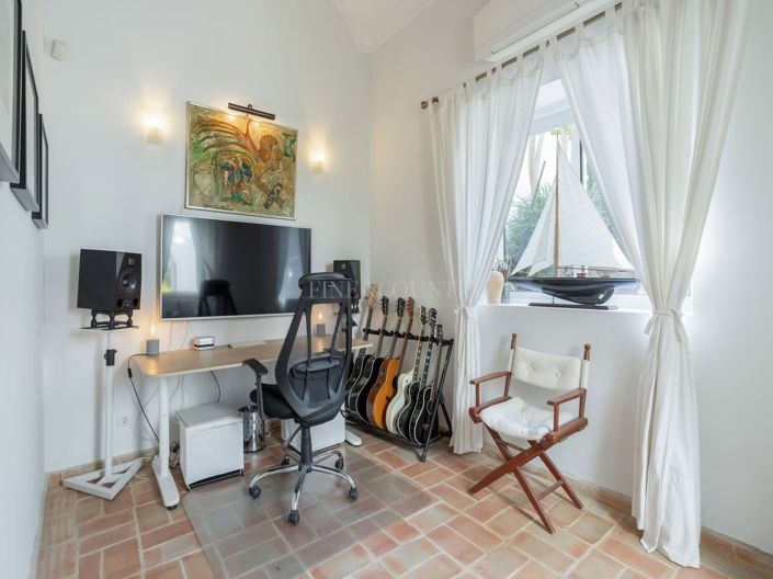 Image No.30-3 Bed Townhouse for sale