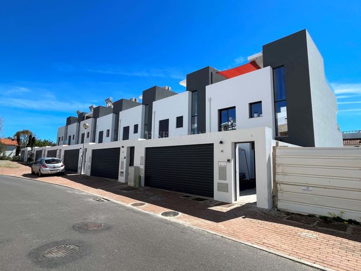 Image No.24-3 Bed Townhouse for sale