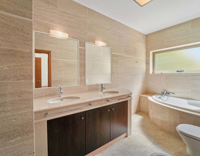 Image No.24-4 Bed Villa for sale