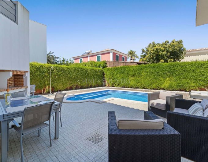 Image No.4-4 Bed Villa for sale