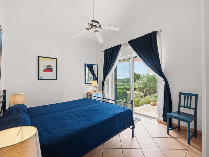 Image No.12-3 Bed Property for sale