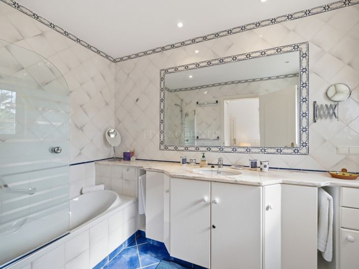 Image No.14-3 Bed Property for sale