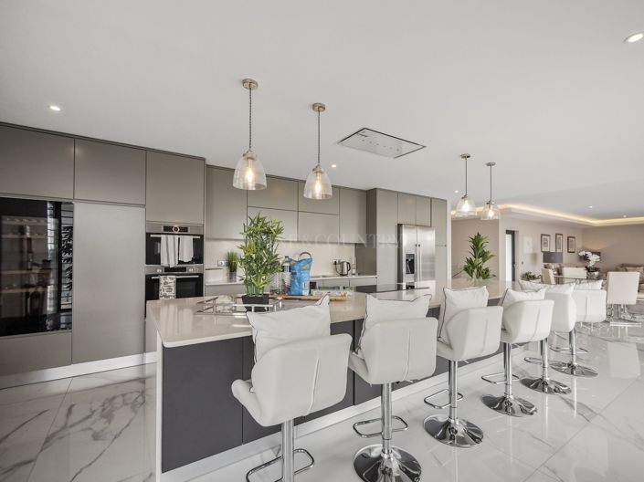 Image No.16-4 Bed Property for sale