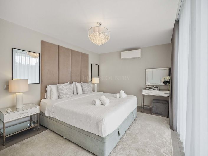 Image No.29-4 Bed Property for sale