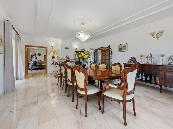 Image No.13-5 Bed Property for sale