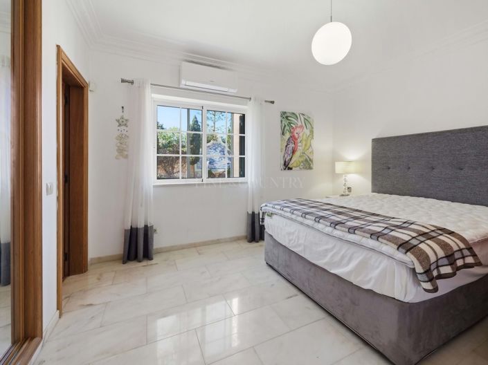 Image No.17-5 Bed Property for sale