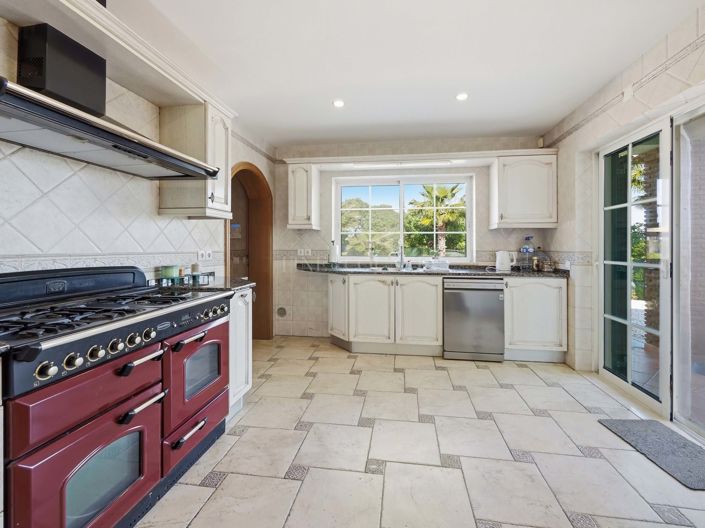 Image No.29-5 Bed Property for sale