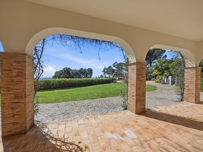 Image No.40-5 Bed Property for sale