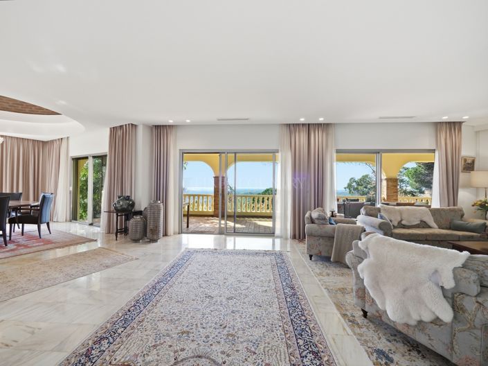 Image No.5-5 Bed Property for sale