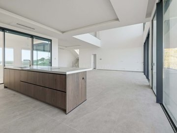 2104-369828-14d4e763c151089fe37f379b2f9be1ace