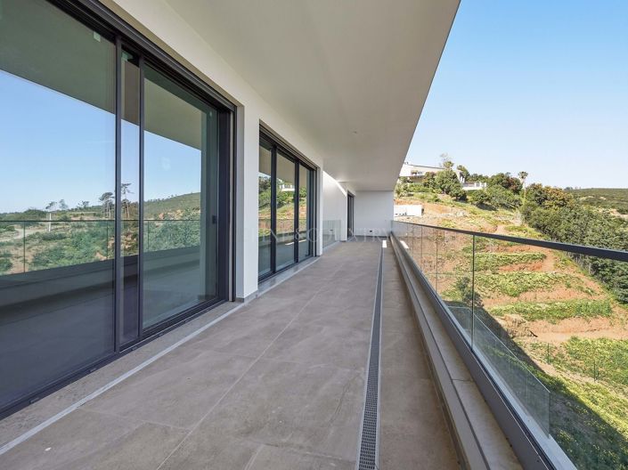 Image No.16-4 Bed Property for sale