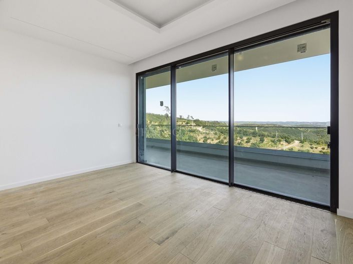 Image No.20-4 Bed Property for sale