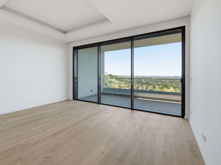 Image No.27-4 Bed Property for sale