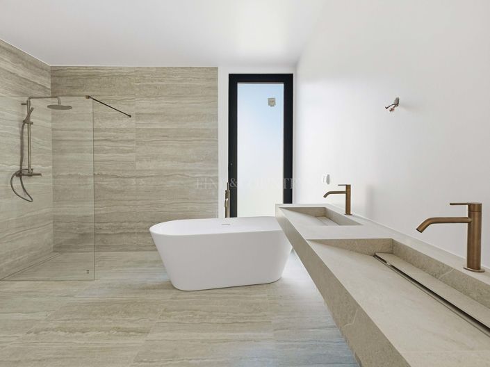 Image No.29-4 Bed Property for sale