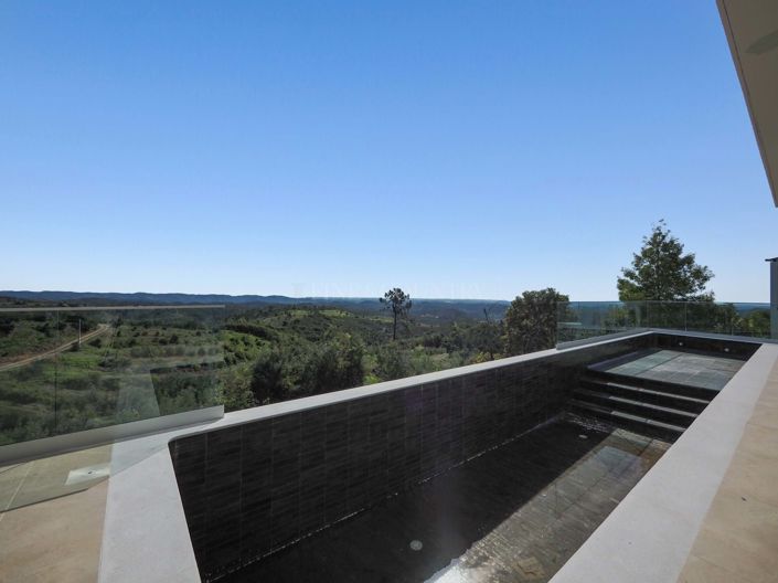 Image No.30-4 Bed Property for sale