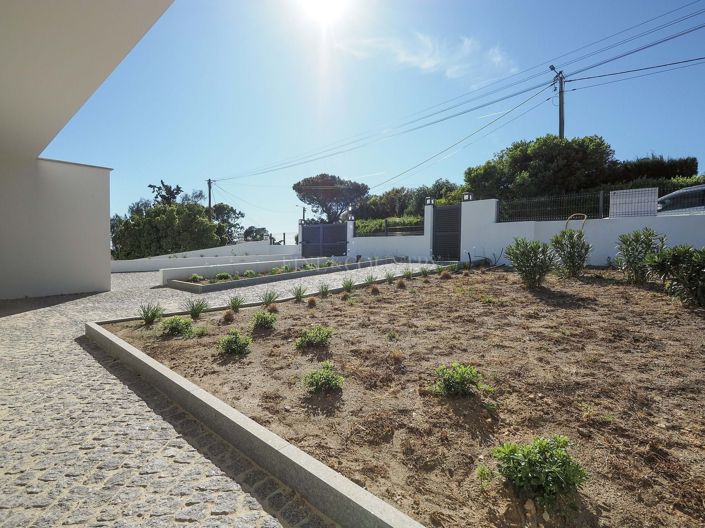 Image No.32-4 Bed Property for sale