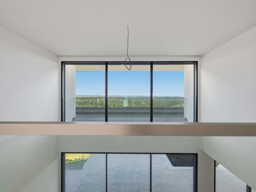 2104-369828-14d4e763c151089fe37f379b2f9be1ace