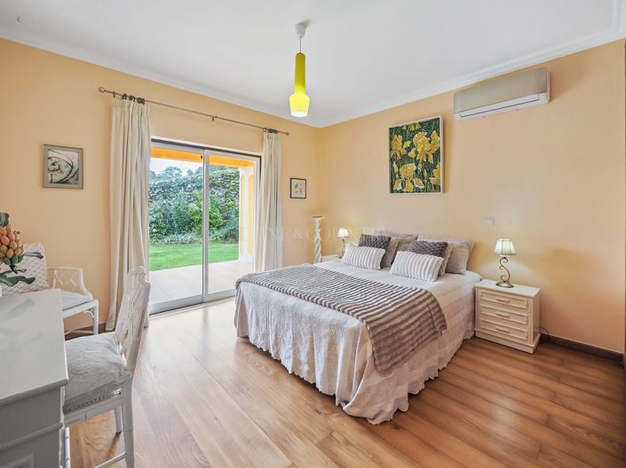 Image No.18-4 Bed Property for sale