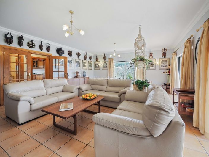 Image No.7-4 Bed Property for sale