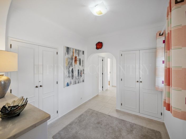 Image No.15-4 Bed Property for sale