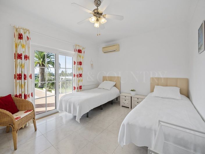 Image No.20-4 Bed Property for sale