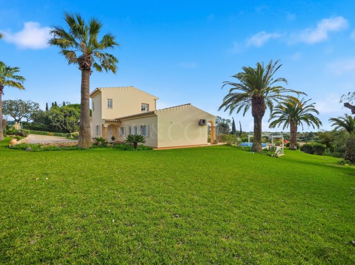 Image No.46-4 Bed Property for sale