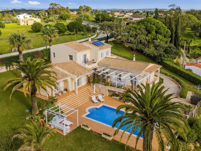 Image No.47-4 Bed Property for sale