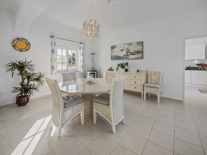Image No.7-4 Bed Property for sale