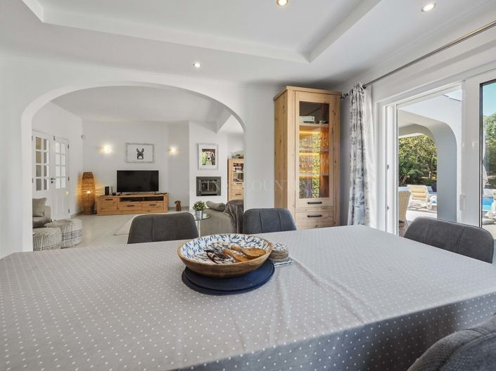 Image No.13-3 Bed Property for sale