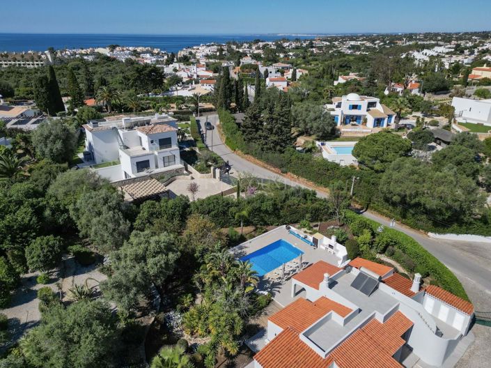 Image No.30-3 Bed Property for sale