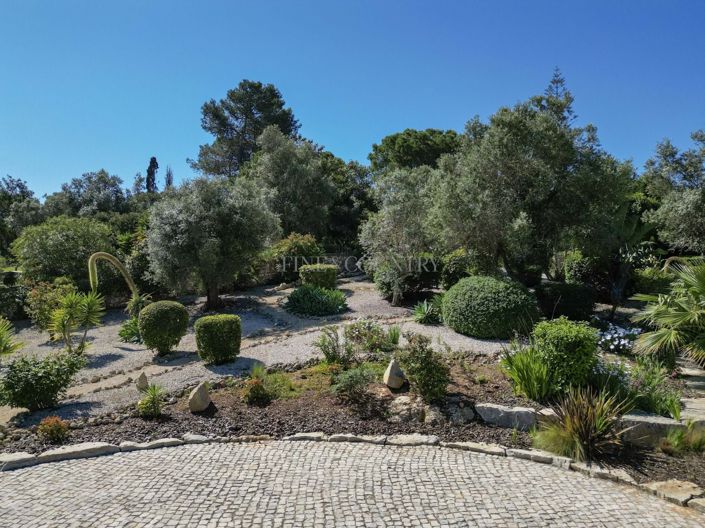 Image No.38-3 Bed Property for sale