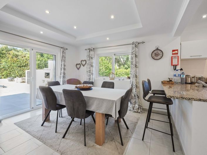 Image No.6-3 Bed Property for sale