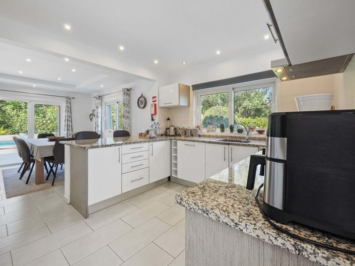 Image No.7-3 Bed Property for sale