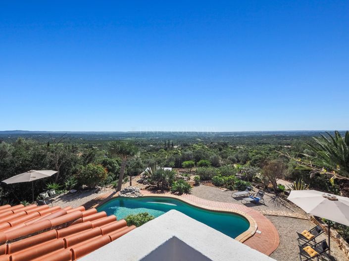 Image No.27-3 Bed Property for sale