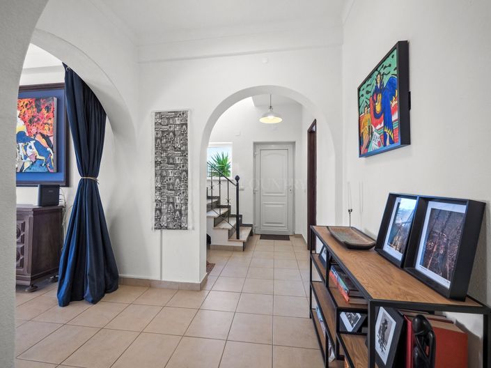 Image No.8-3 Bed Property for sale