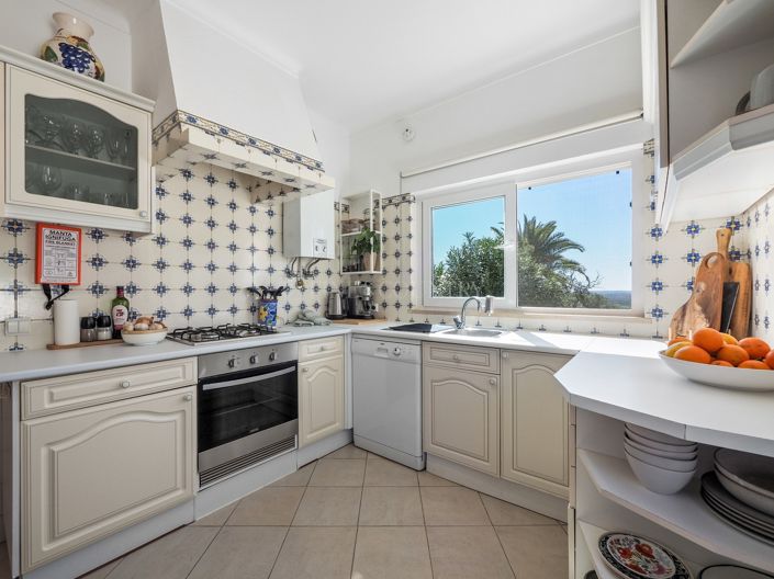 Image No.9-3 Bed Property for sale