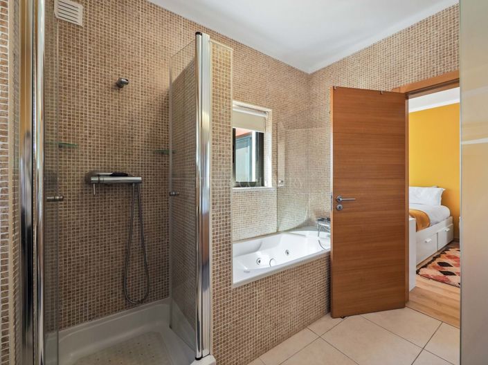 Image No.18-2 Bed Townhouse for sale