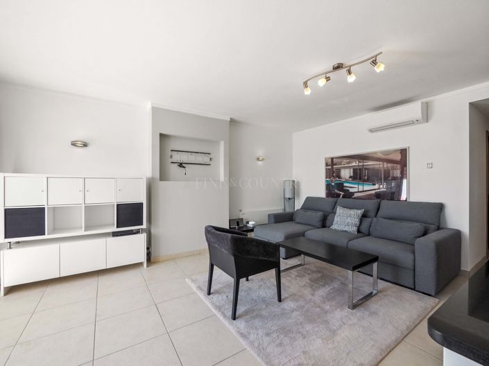 Image No.30-2 Bed Townhouse for sale