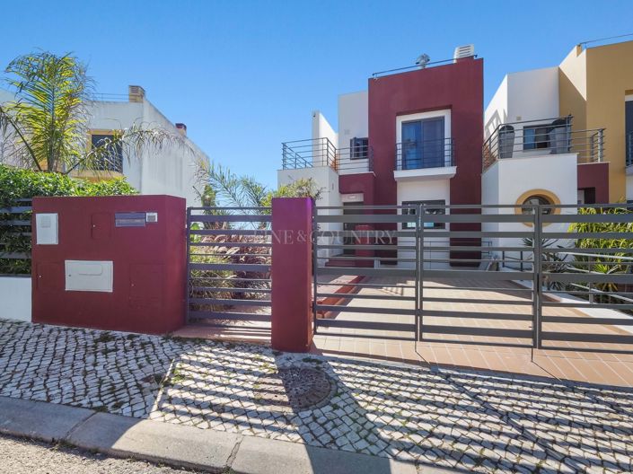 Image No.40-2 Bed Townhouse for sale