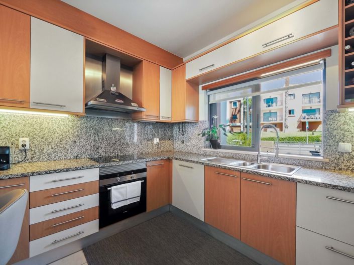 Image No.8-2 Bed Townhouse for sale