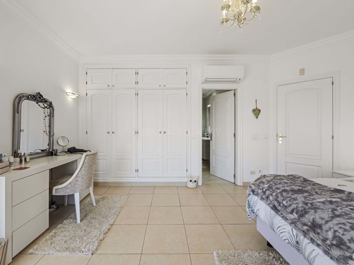 Image No.30-4 Bed Property for sale