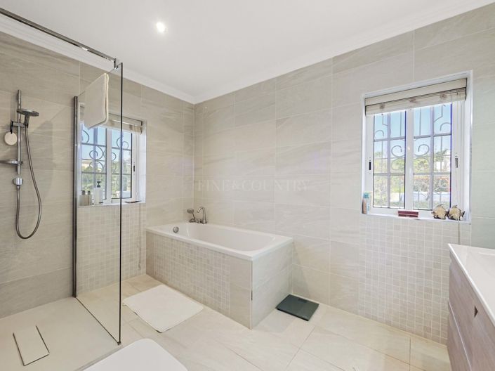 Image No.31-4 Bed Property for sale