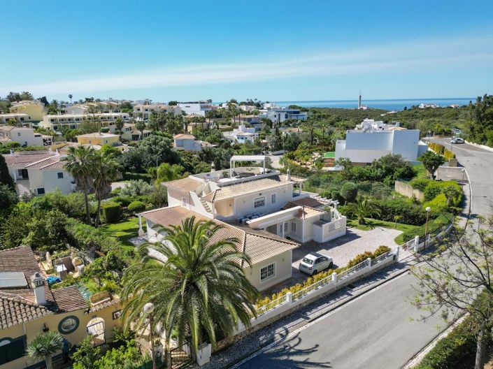 Image No.39-4 Bed Property for sale