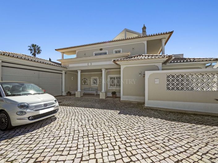 Image No.50-4 Bed Property for sale