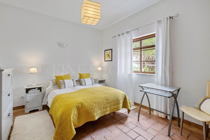Image No.17-3 Bed Property for sale