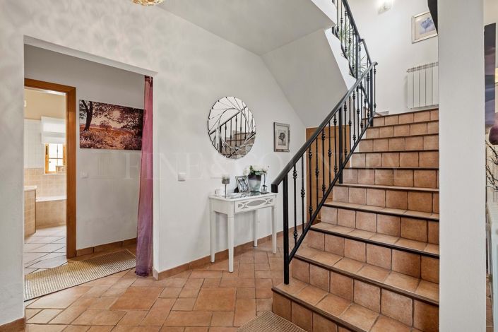Image No.20-3 Bed Property for sale