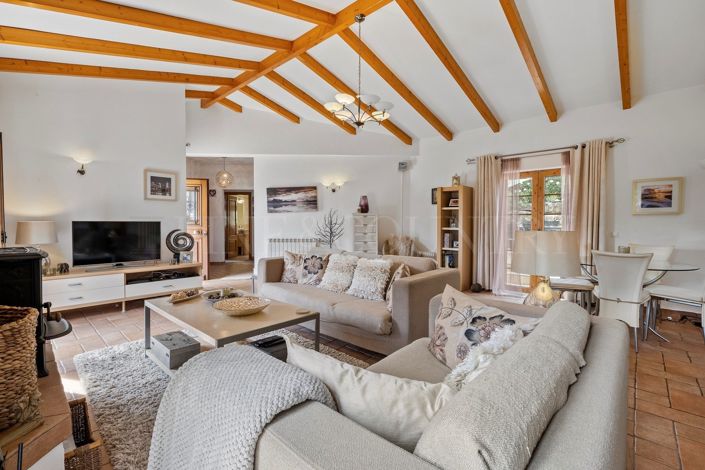 Image No.8-3 Bed Property for sale