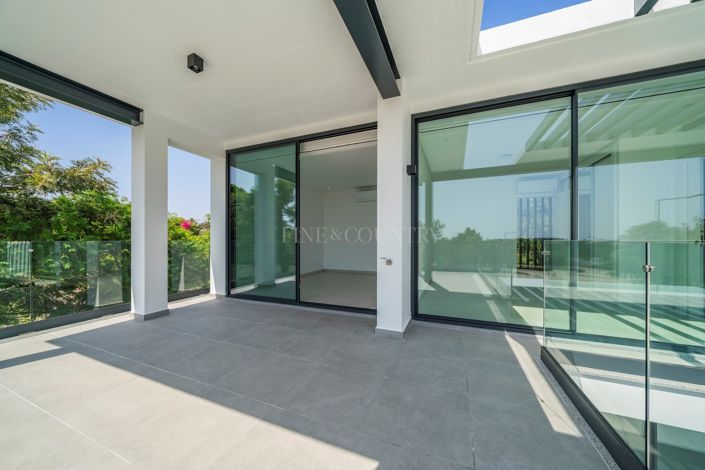 Image No.12-4 Bed Villa for sale