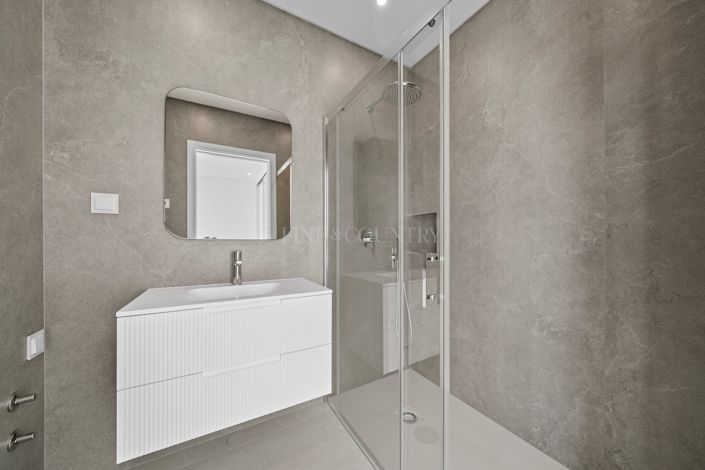 Image No.25-4 Bed Villa for sale